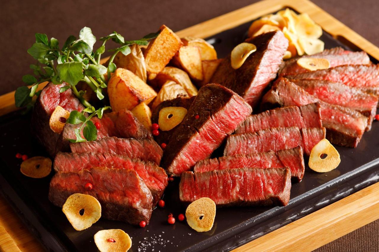 Hotel New Otani Tokyo The Main Zewnętrze zdjęcie A steak prepared with the dry-aging technique